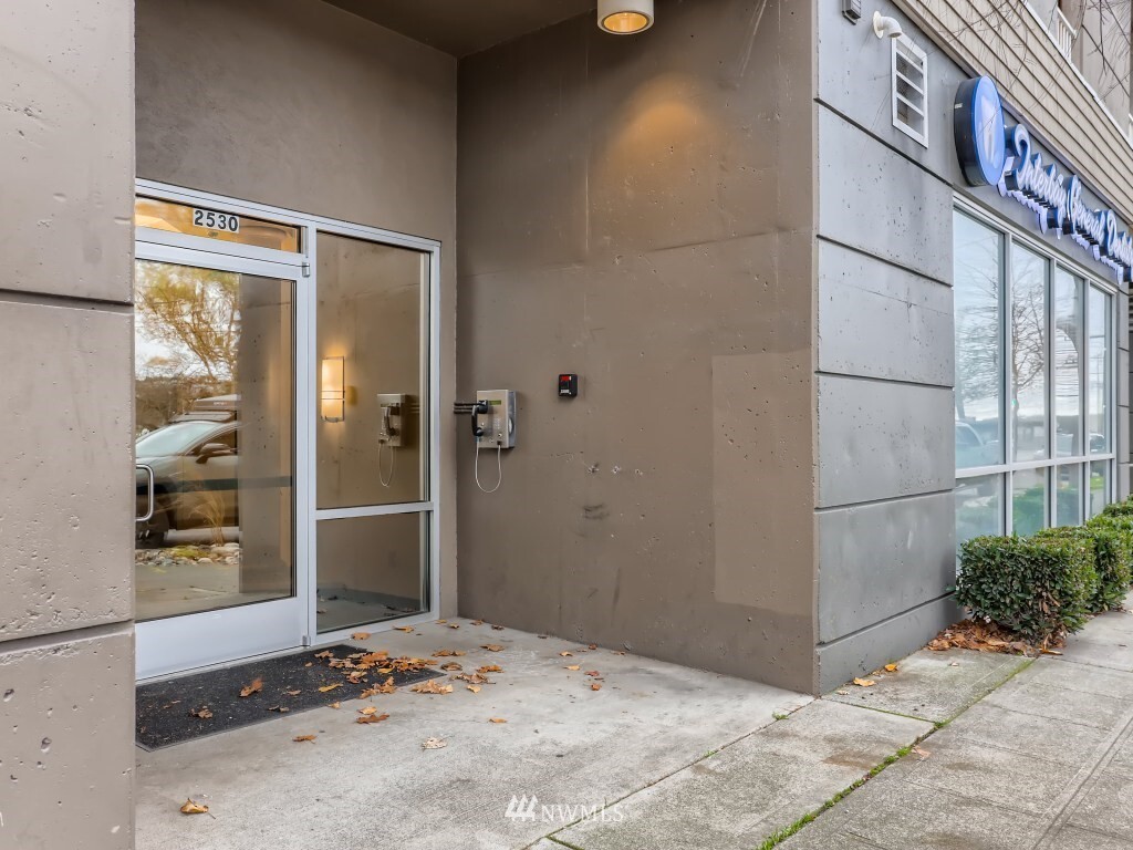 Property Photo: 2530 15th Avenue W 508 WA 98119