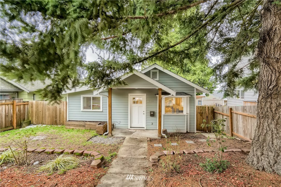 Property Photo:  7511 13th Avenue SW  WA 98106 