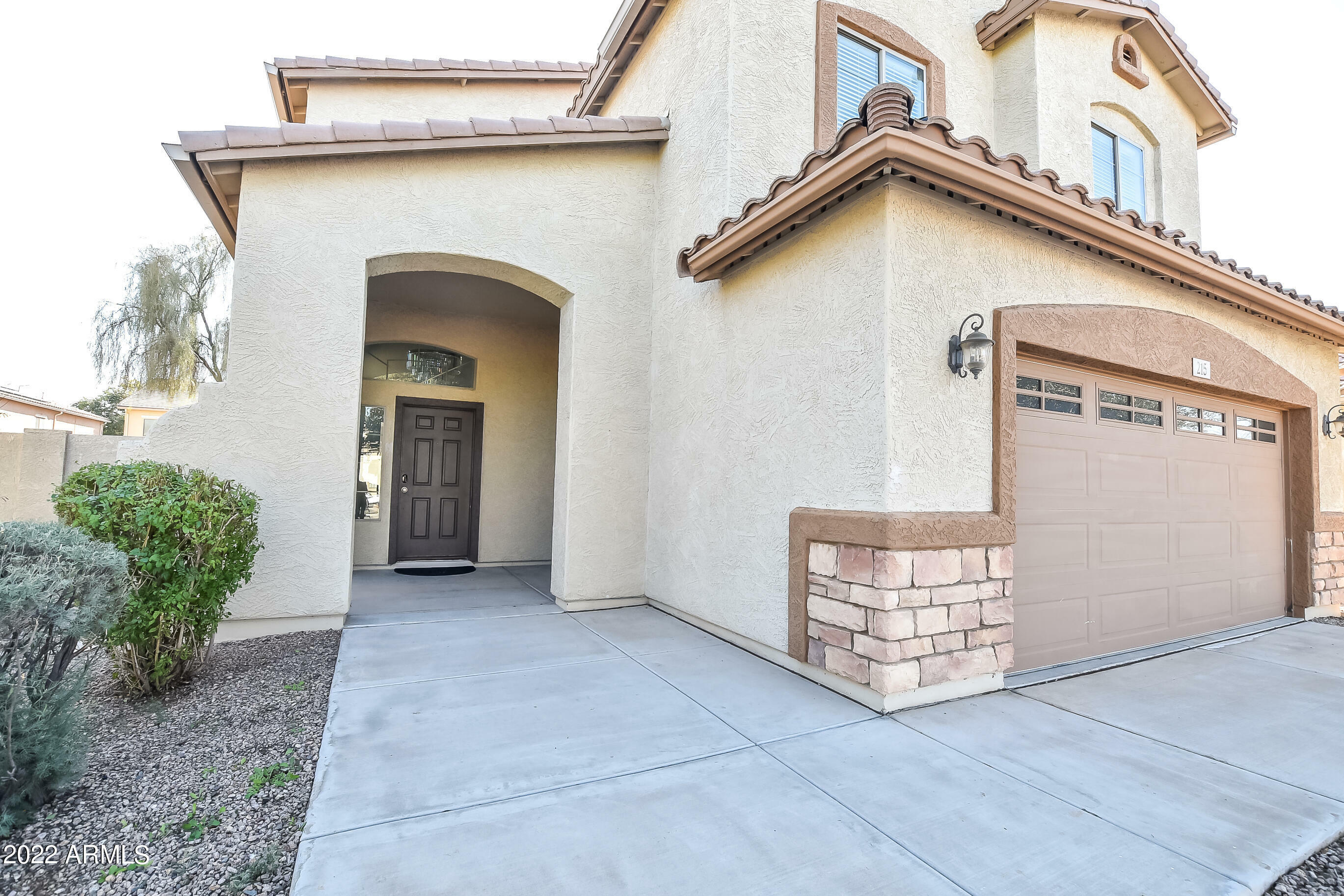 Property Photo:  215 W Rio Drive  AZ 85122 