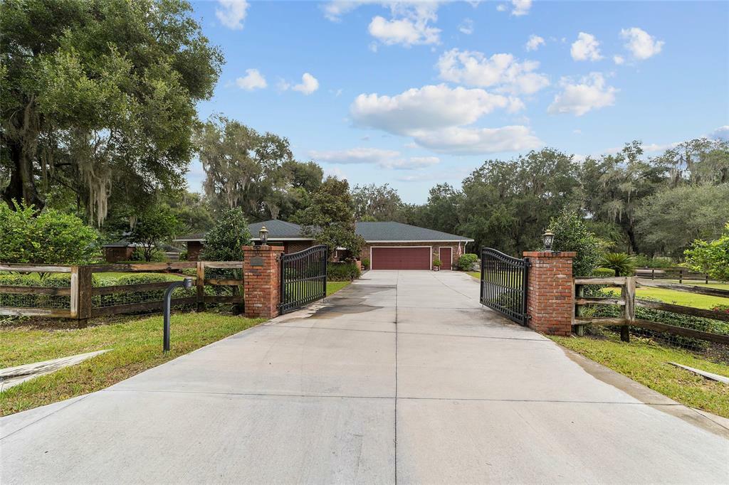 Property Photo:  10625 SE Sunset Harbor Road  FL 34491 