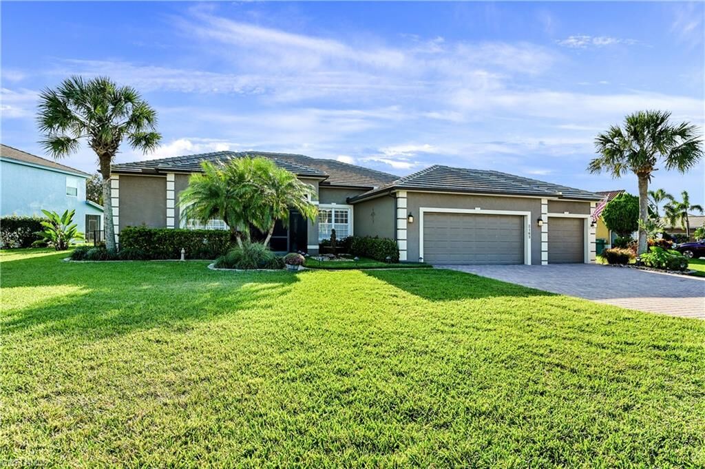 Property Photo:  2163 Grove Dr  FL 34120 