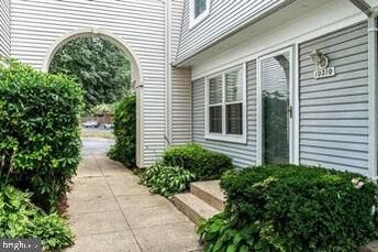 Property Photo: 10301 Bridgetown Place 87 VA 22015