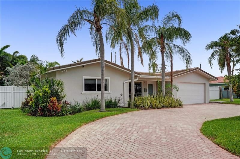 Property Photo:  914 SE 11th Street  FL 33441 