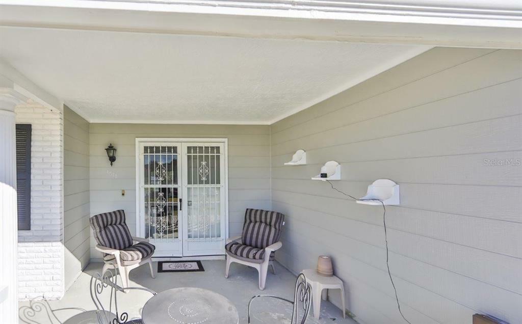 Property Photo:  1511 Belle Glade Avenue  FL 33573 