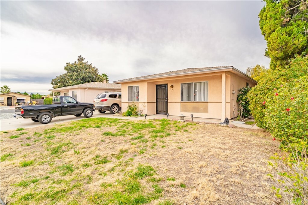 Property Photo:  541 San Rogelio Street  CA 92545 