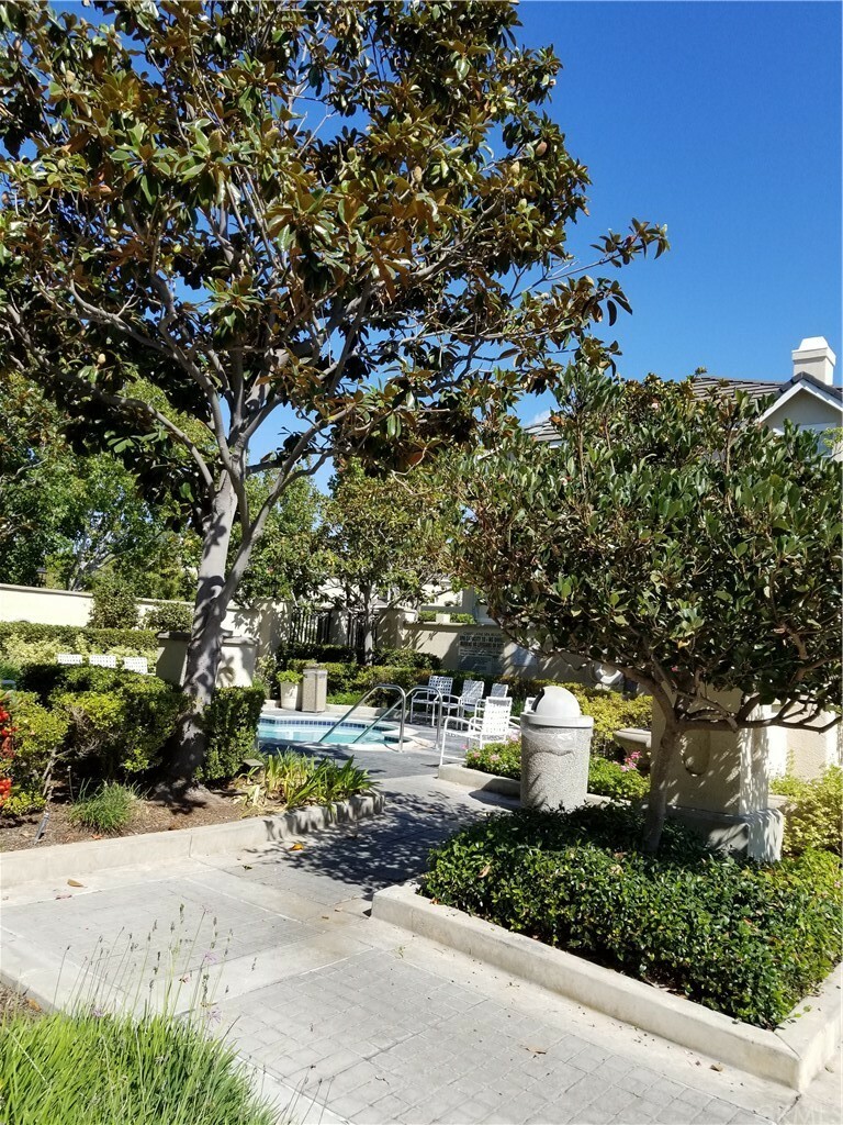 Property Photo:  2300 Maple Avenue 69  CA 90503 