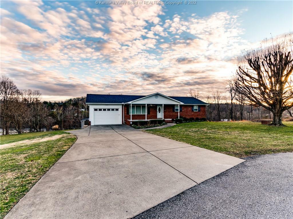 Property Photo: 44 Naomi Court WV 25541