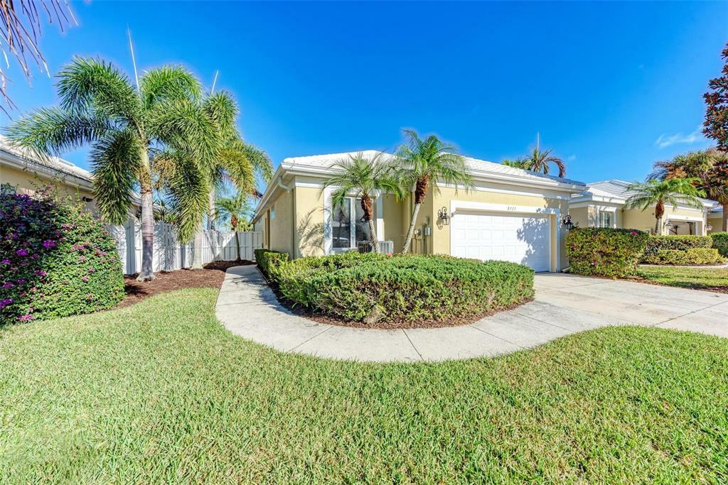 Property Photo:  8727 52nd Drive E  FL 34211 