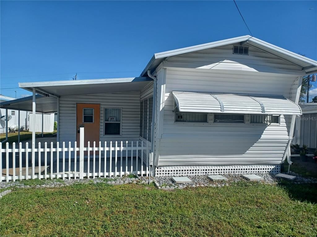 Property Photo:  30 Oakwood  FL 34208 