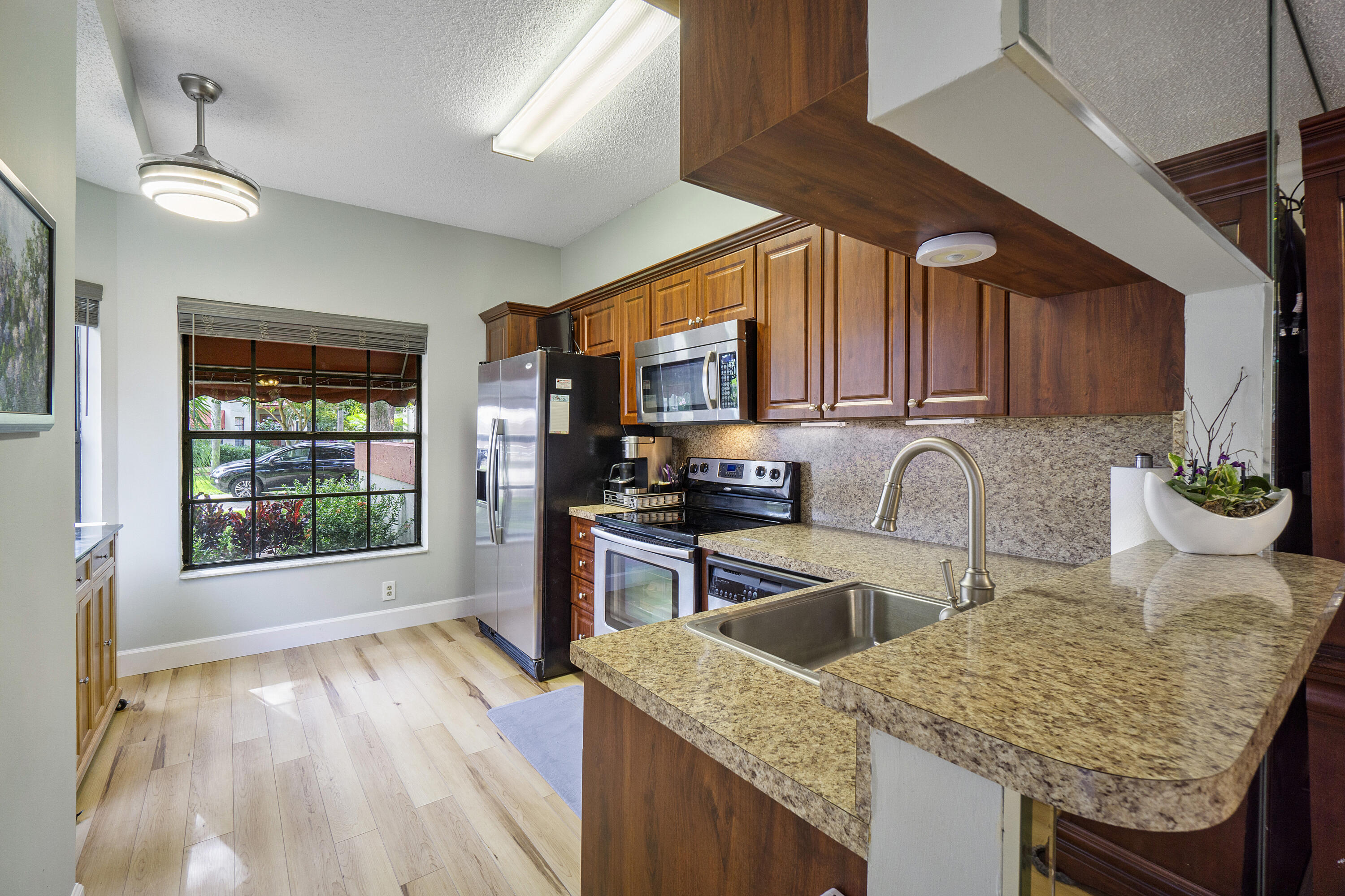 Property Photo: 7880 Lexington Club Boulevard B FL 33446