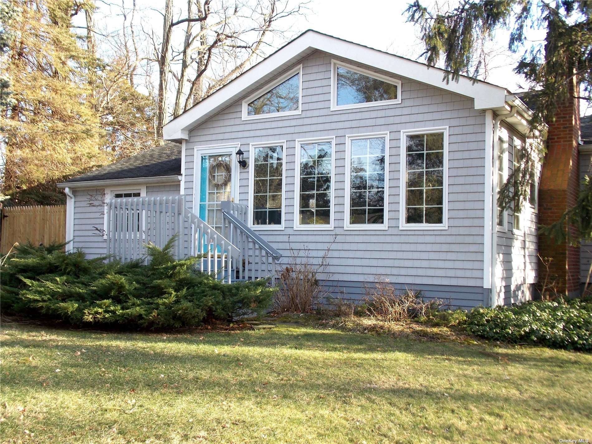 Property Photo:  10 Soundview Drive  NY 11786 