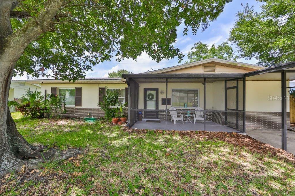 Property Photo:  516 Florida Circle S  FL 33572 