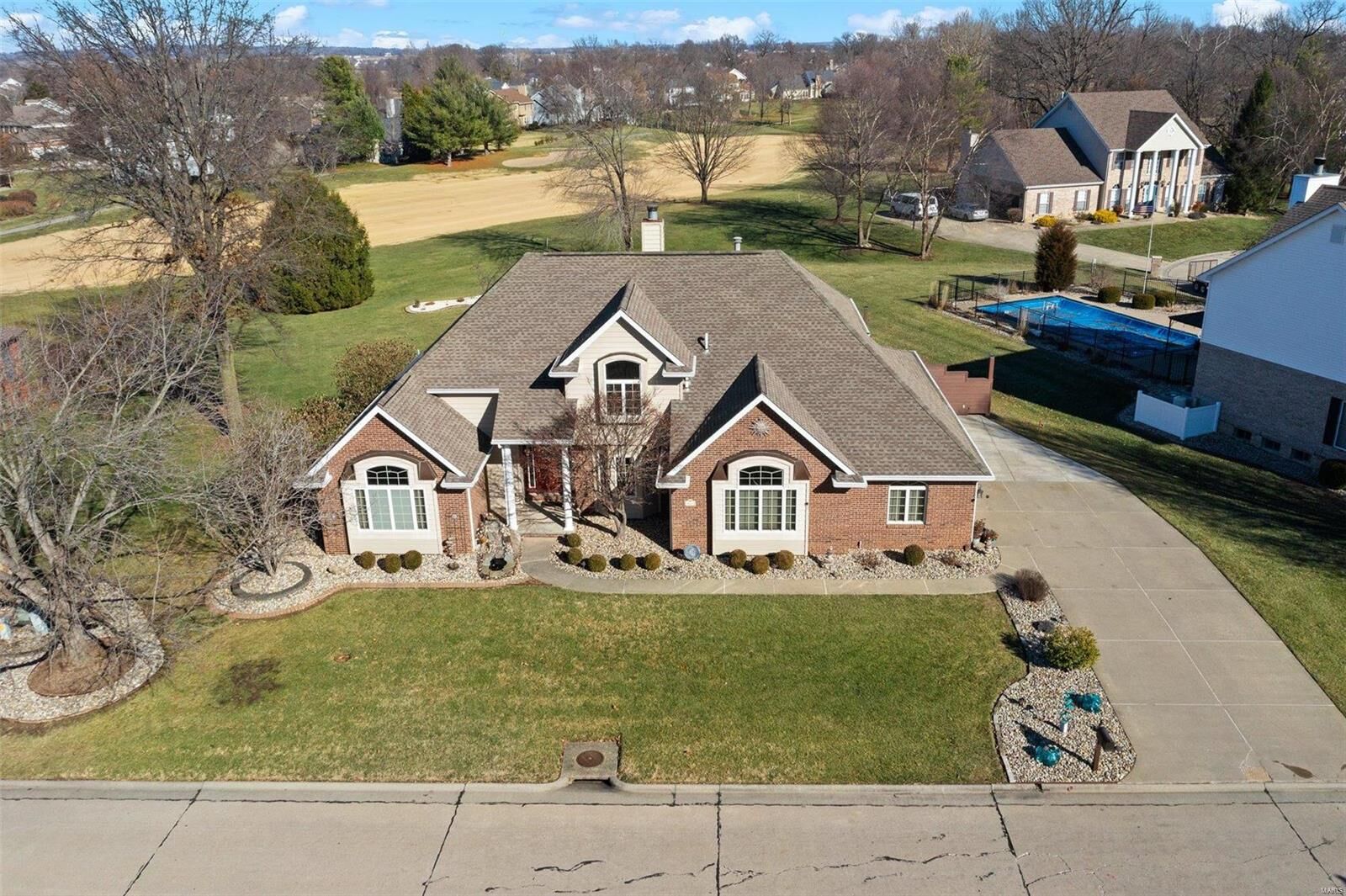 Property Photo: 1613 Tenth Fairway Drive IL 62220