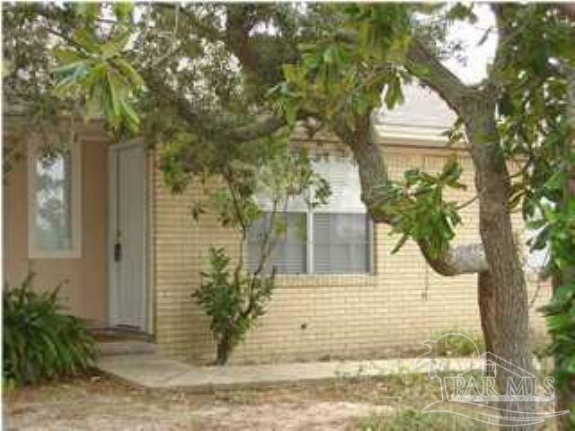 Property Photo:  205 McClure Dr A  FL 32561 