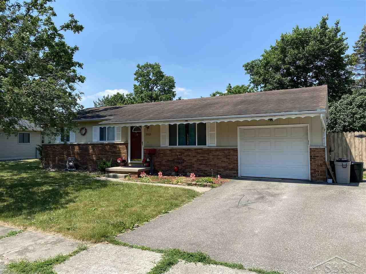 Property Photo:  3515 Bauer Dr  MI 48604 