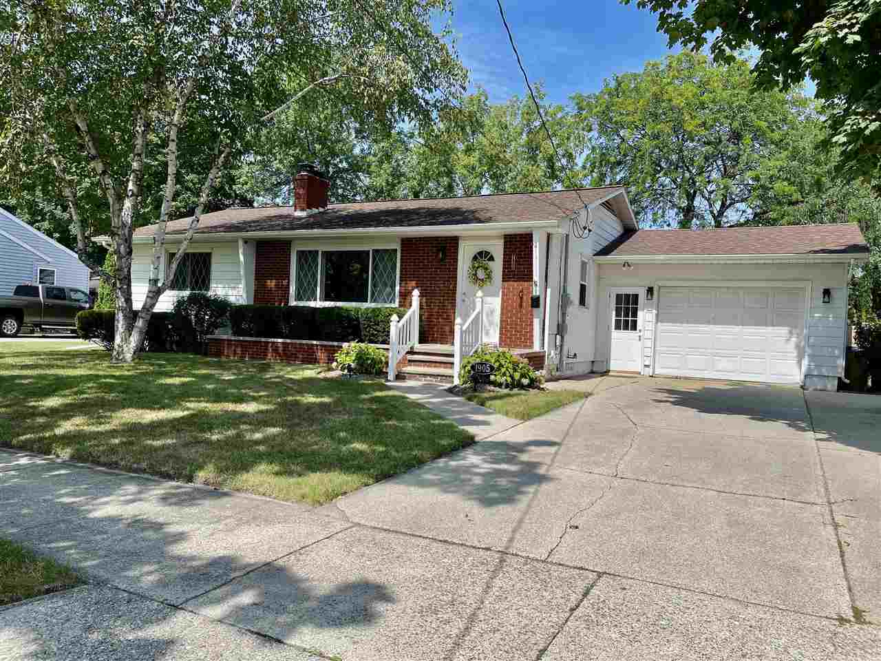 Property Photo:  1905 Ward  MI 48732 