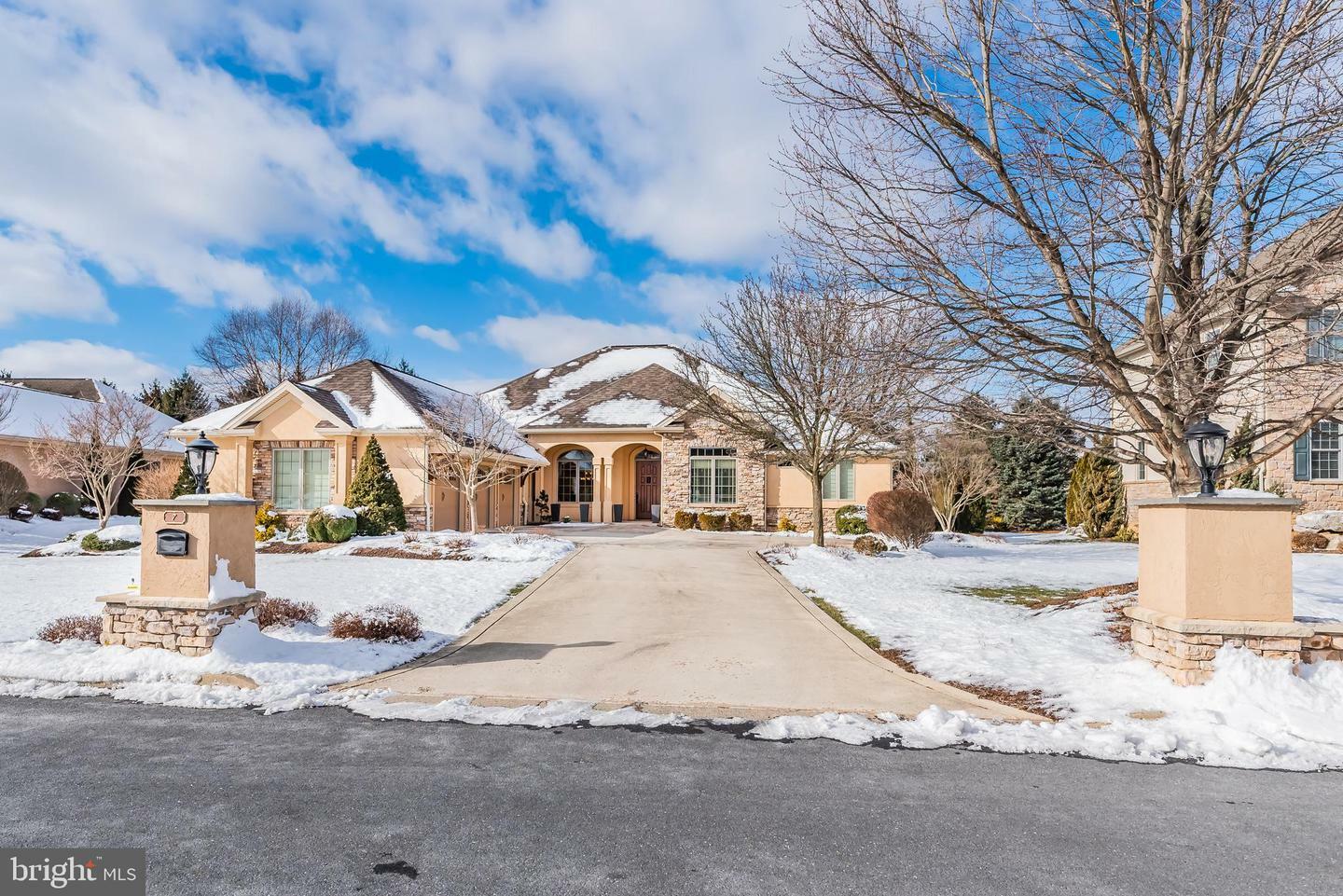 Property Photo: 7 Sterling Glen Way PA 17050
