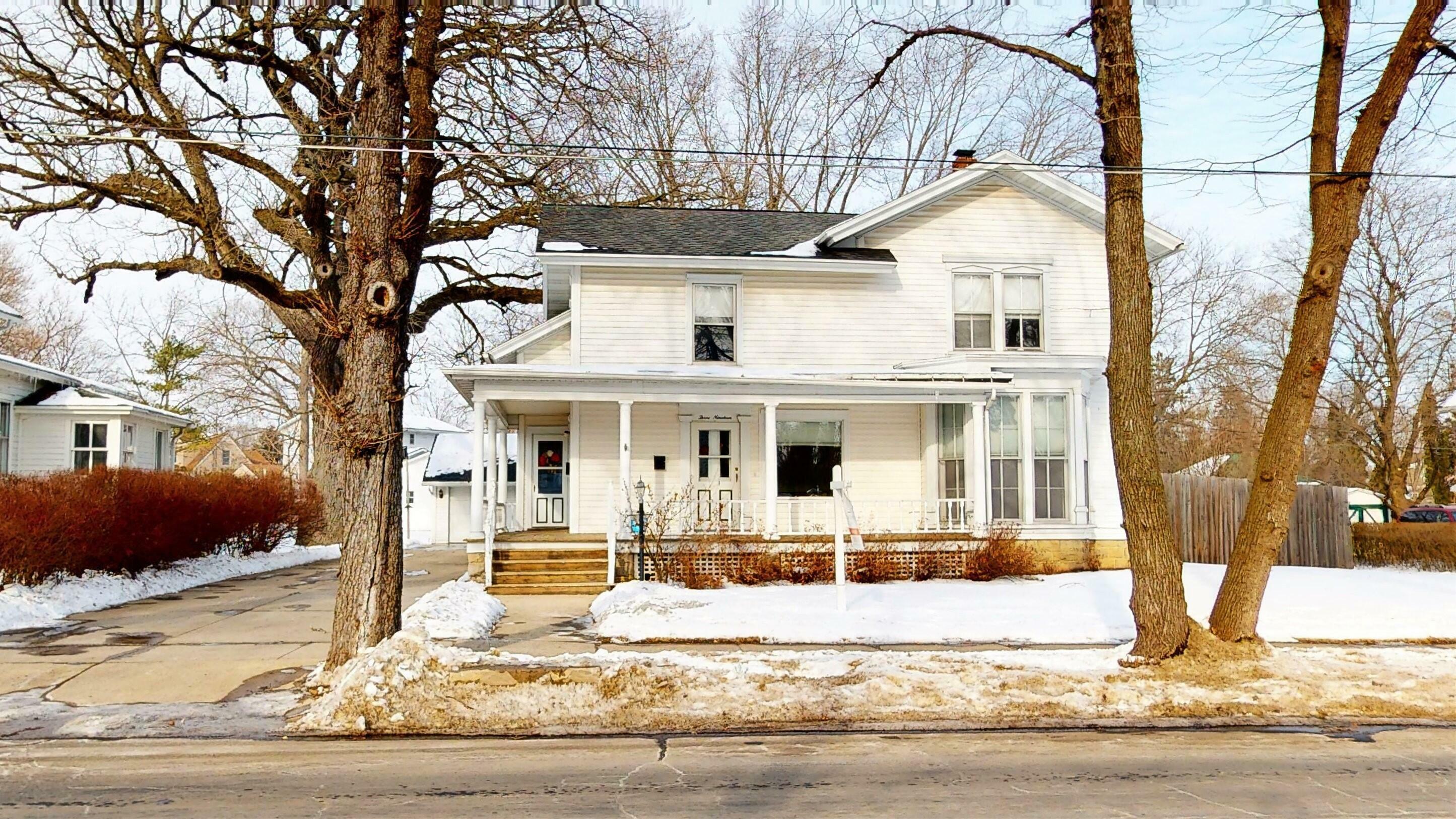 Property Photo:  319 E Lake St  WI 53551 