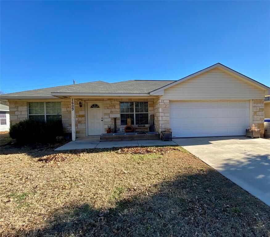 Property Photo: 1603 Parkway Drive TX 76801
