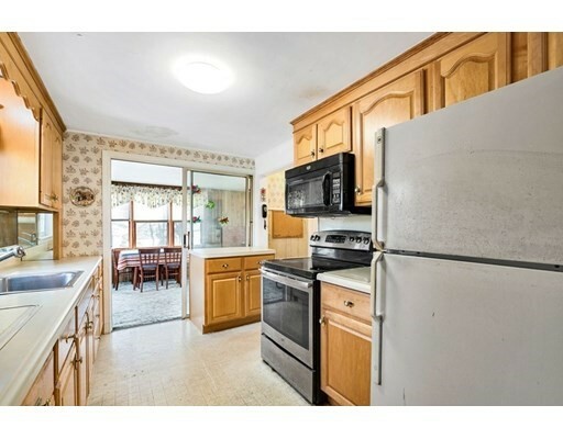 Property Photo: 462 Grove St MA 02184