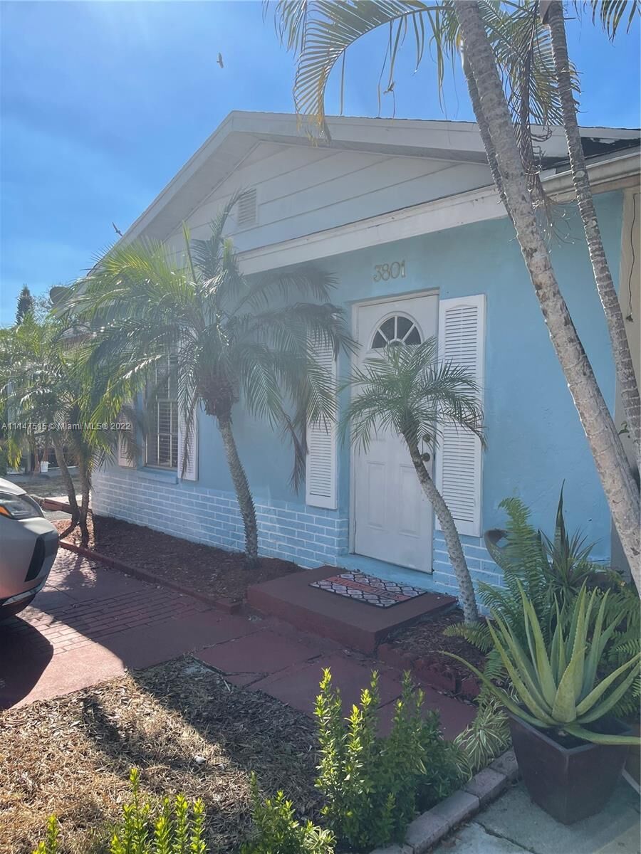 Property Photo:  3801 S 57th Ave 3801  FL 33463 