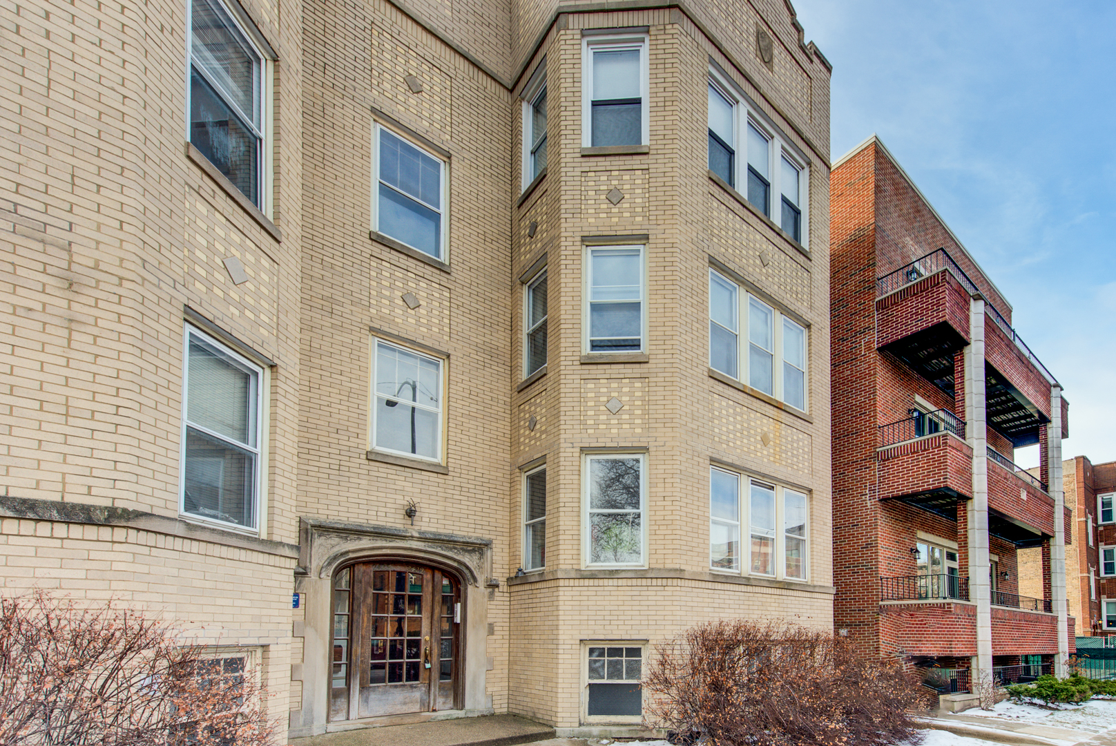 Property Photo:  2425 W Foster Avenue 3  IL 60625 