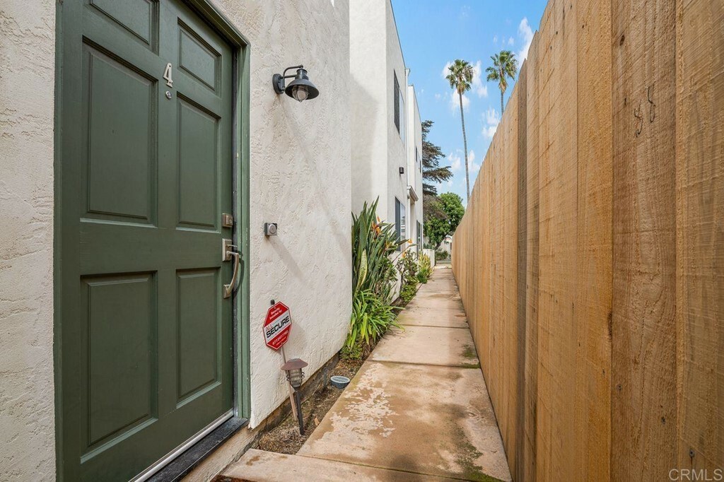 Property Photo: 1531 Missouri Street 4 CA 92109