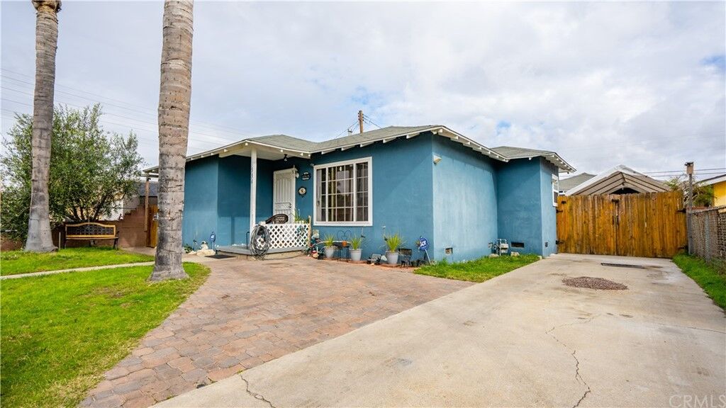 Property Photo:  534 McDonald Avenue  CA 90744 