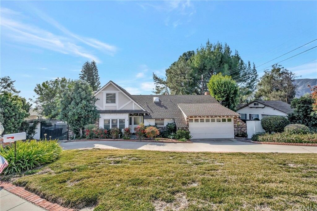 Property Photo:  3330 Los Olivos Lane  CA 91214 