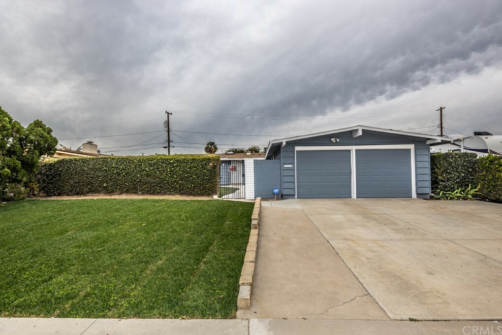 Property Photo:  1173 N Lotus Street  CA 92801 