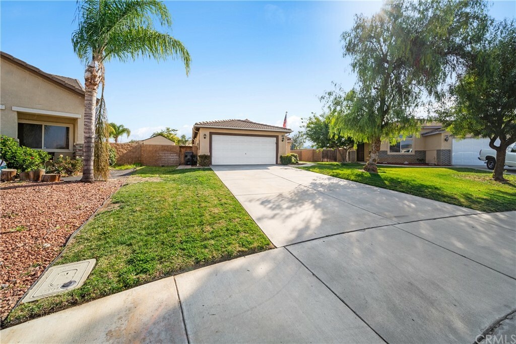 Property Photo:  30478 Silver Hawk Drive  CA 92584 