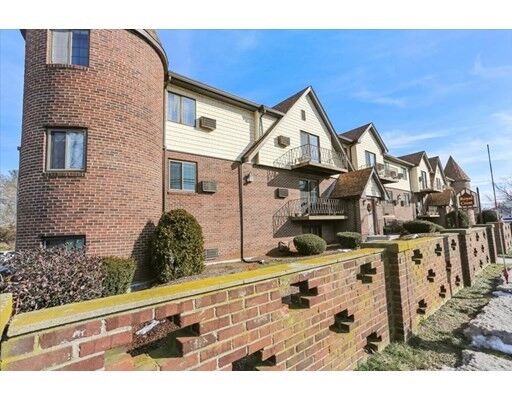 Property Photo:  3 Royal Crest Dr 5  MA 02368 