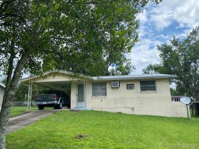 Property Photo: 11 Polk Street FL 34465