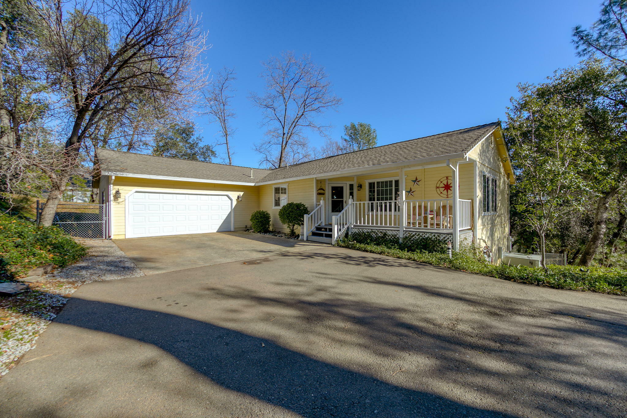 Property Photo:  2211 Montana Avenue  CA 96019 