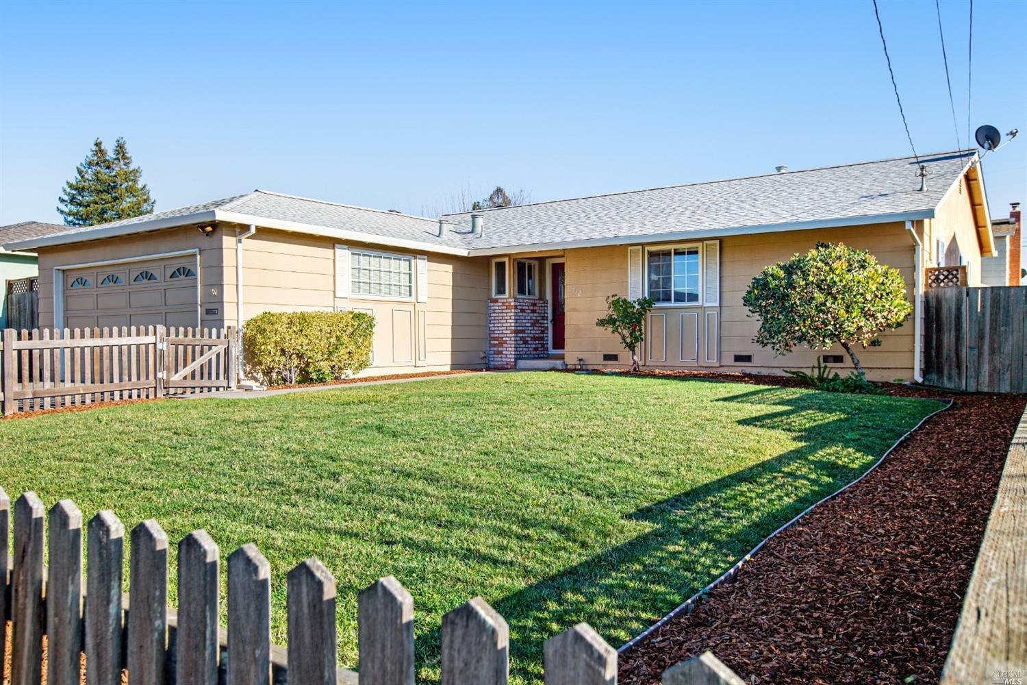 Property Photo:  1712 Clairmont Court  CA 94954 