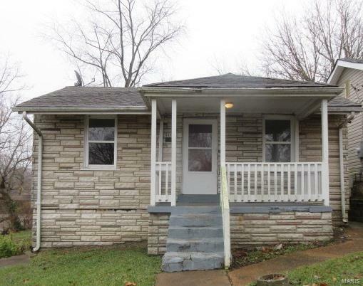 Property Photo:  5468 Janet Avenue   63136 