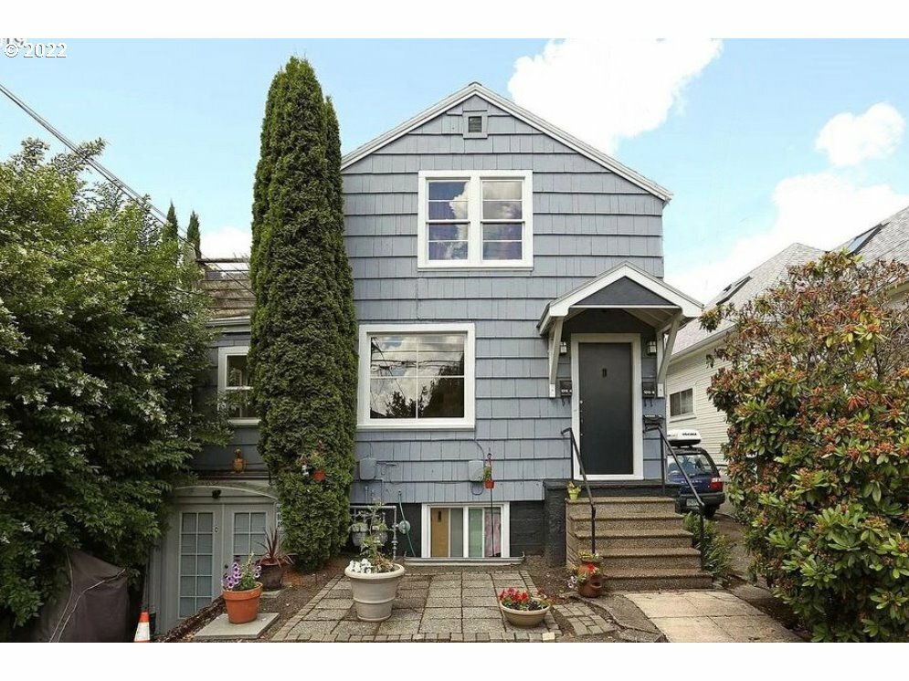 Property Photo:  1315 SE 37th Ave  OR 97214 