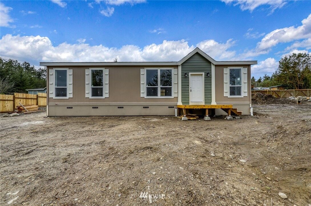 Property Photo:  63 N Victory Avenue  WA 98683 
