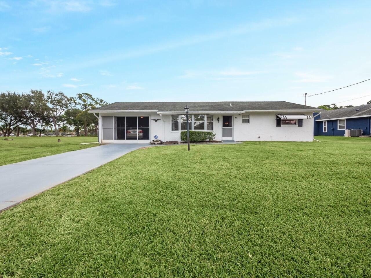 Property Photo:  481 SW Curtis Street  FL 34983 