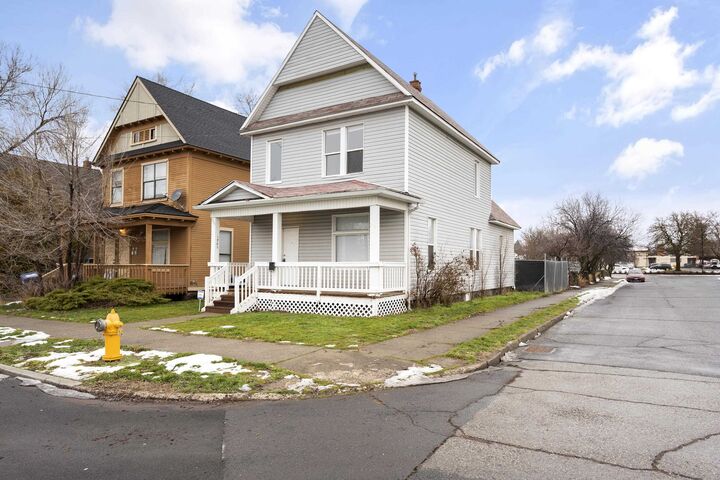 1702 W College Ave  Spokane WA 99201 photo