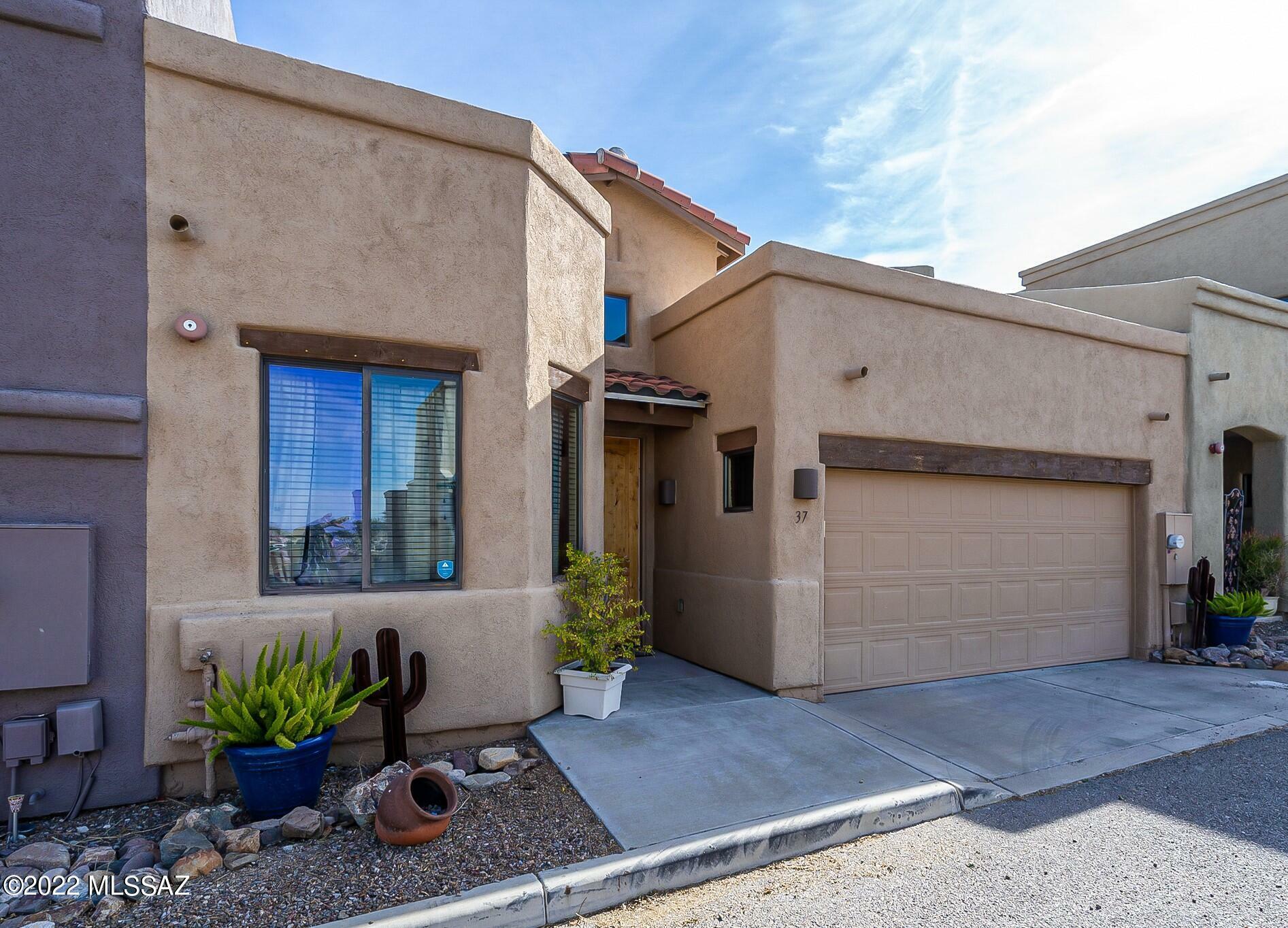 Property Photo:  37 S Crown Plaza  AZ 85641 