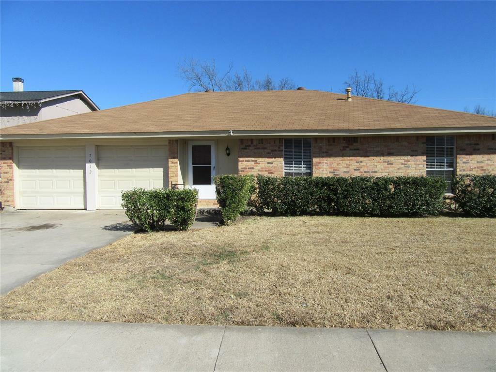 Property Photo: 7012 Betsy Ross Court TX 76148