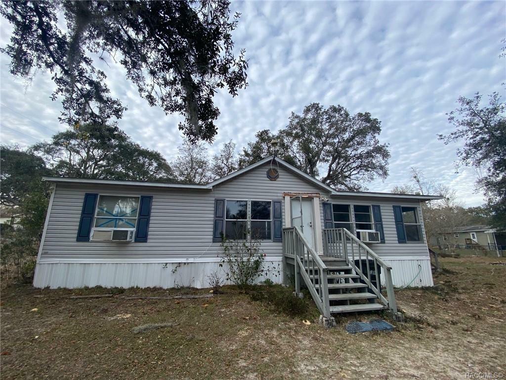 Property Photo:  301 S Honey Bear Way  FL 34461 