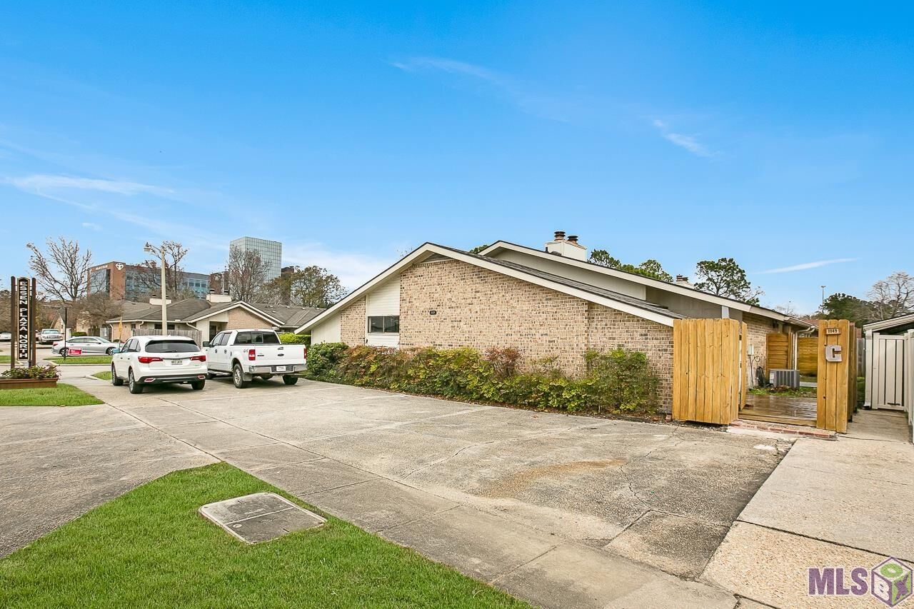 Property Photo: 8049 Summa Ave #C LA 70809