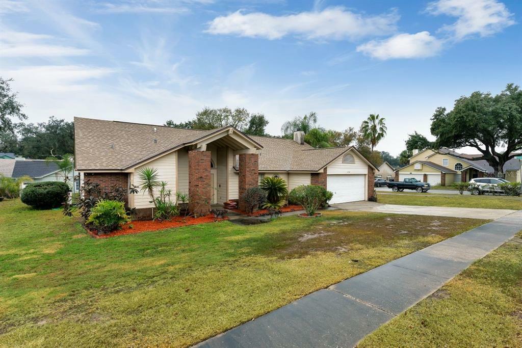 Property Photo: 6938 Oakmore Lane FL 32818