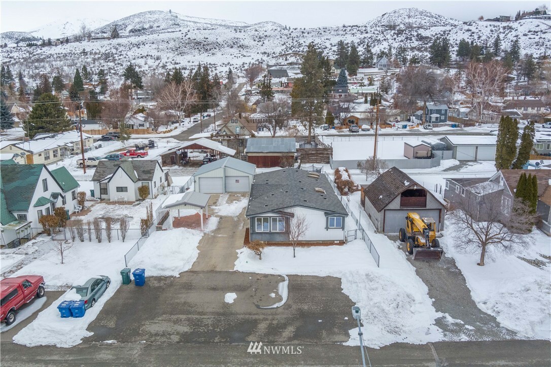 Property Photo: 117 E Allen Avenue WA 98816