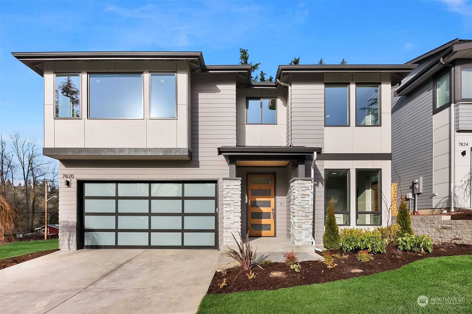 Property Photo: 7820 NE 126th Drive WA 98034