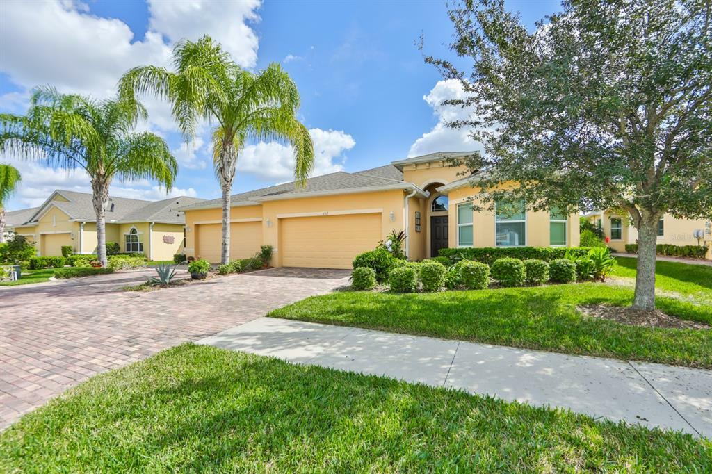 Property Photo:  682 Chipper Drive  FL 33573 