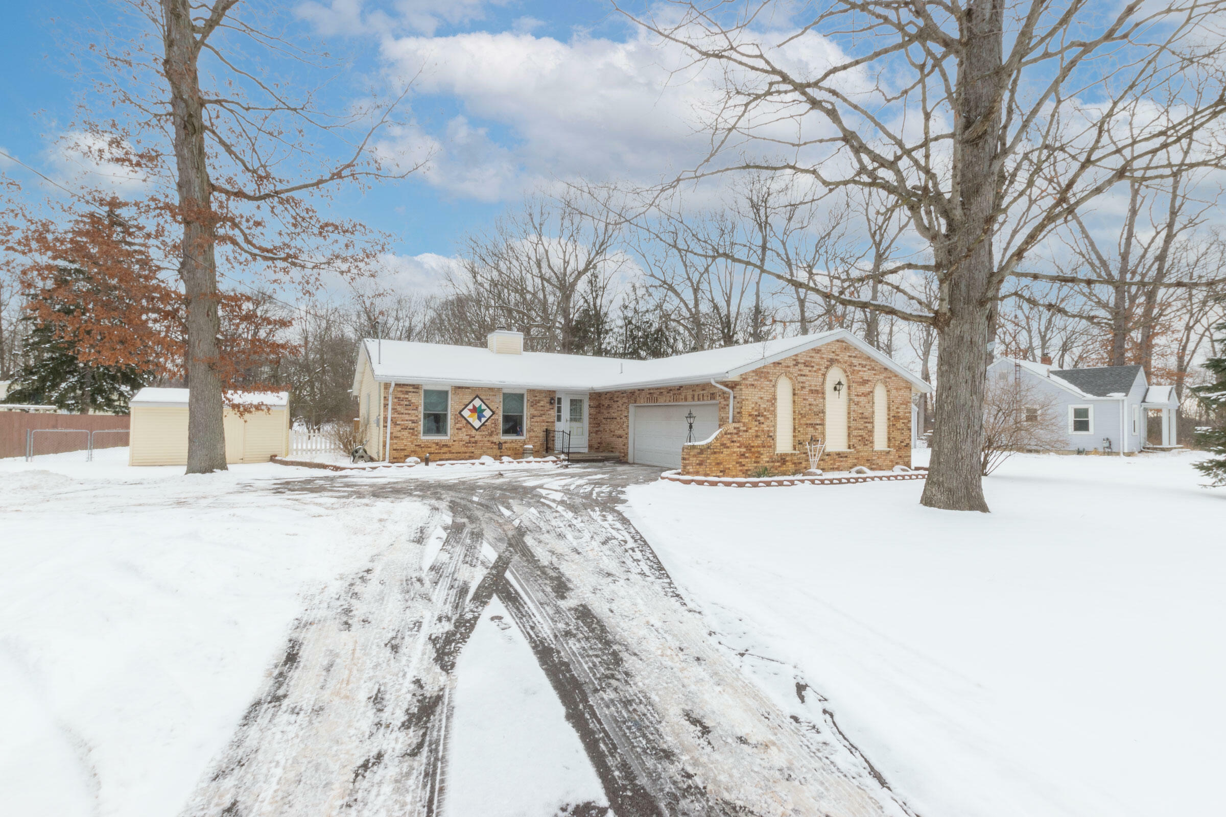 Property Photo:  7010 Browns Lake Rd  MI 49201 