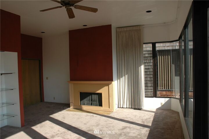 Property Photo:  2031 Waverly Place N 3  WA 98109 